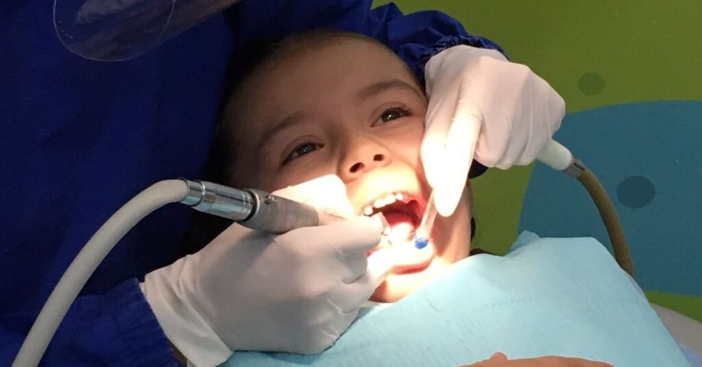 Lần Đầu Đưa Trẻ Đi Khám Răng tại Nha Khoa Dr. Tường Smile